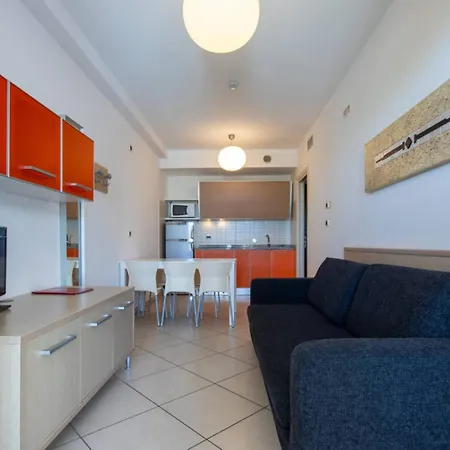 Apartment Stunning Flat With Terrace Overlooking The Sea