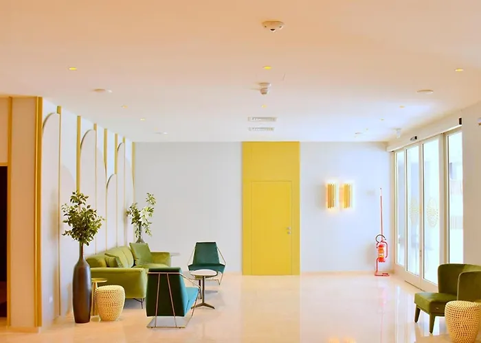 Apartman Stunning Flat With Terrace Overlooking The Sea